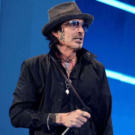 Tommy Lee Shares the Real Story Behind That Full